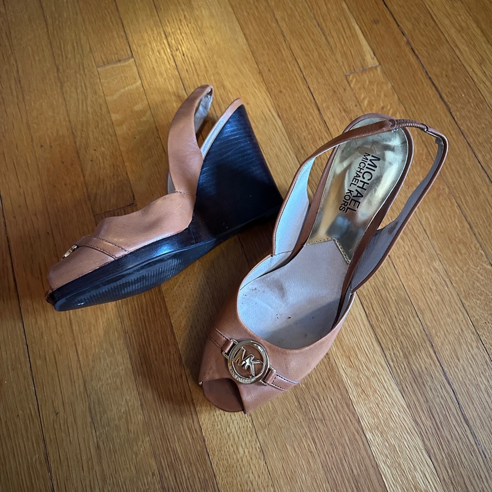 Michael Kors Light Brown Leather Open Toe Wedges, Size 8M